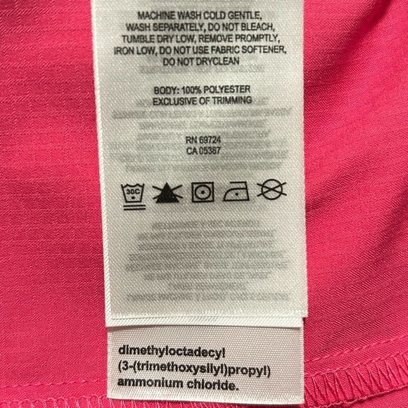 Columbia Woman’s Pink Button Down Long Sleeve Collared Shirt - Picture 10 of 10